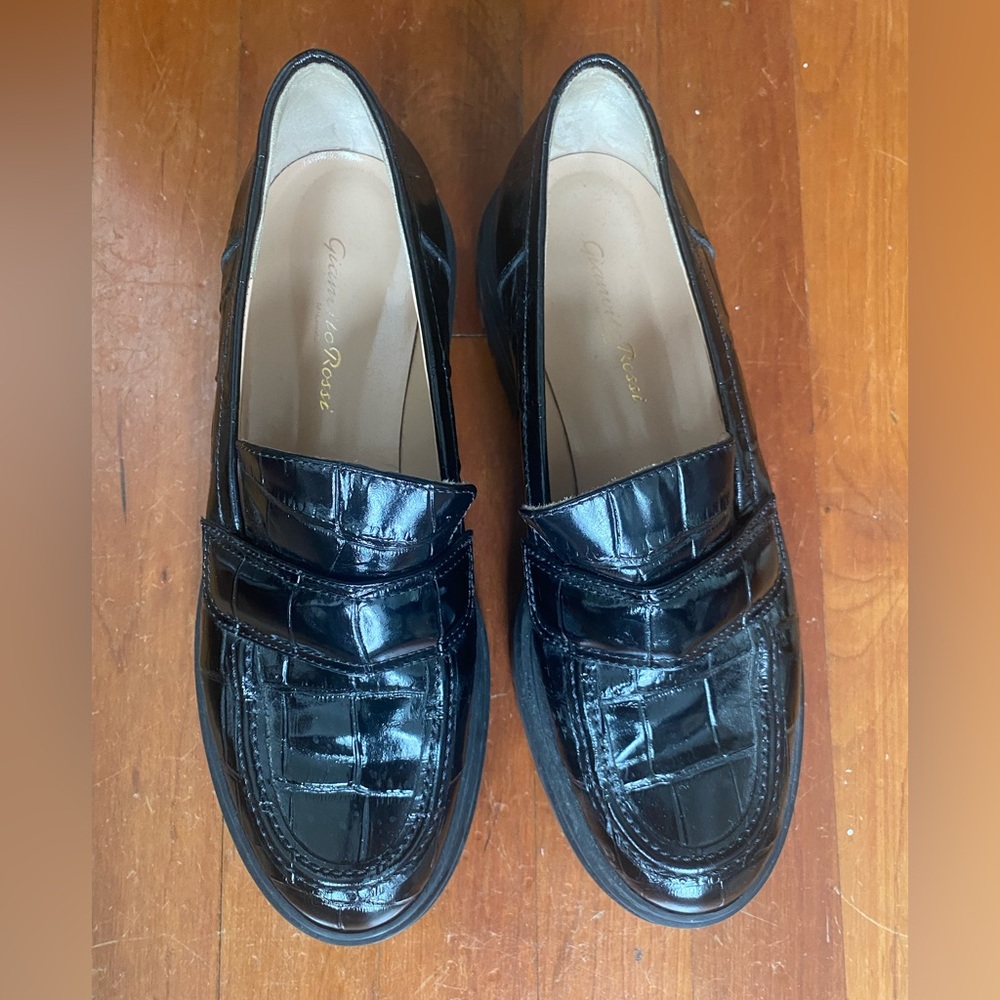 Gianvito Rossi crovadile print black leather loafers. Sz 39.
